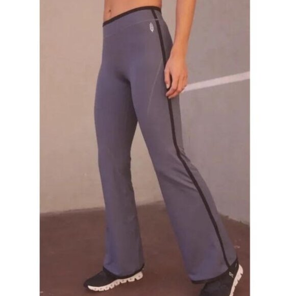 FREE PEOPLE MOVEMENT flares pants Sz L NEW - Picture 2 of 11